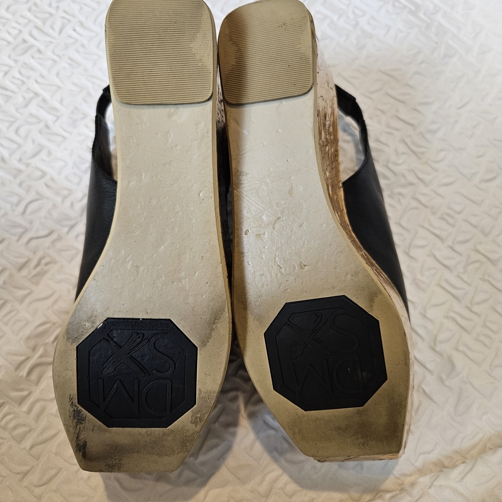Donald J. Pliner Black and Gold Sandals - Picture 5 of 8